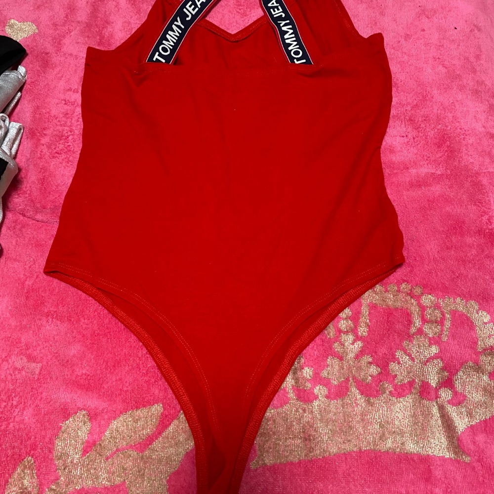 Red top - Picture 2 of 2